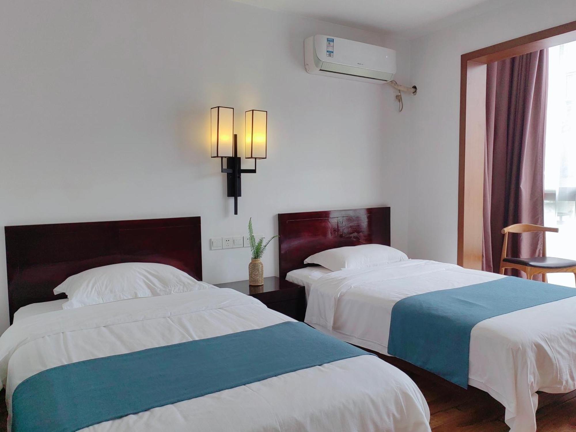 Serene Vale Inn Guilin-Free One Way Pick Up Service To High-Speed Railway Station For 2 Nights Exterior photo