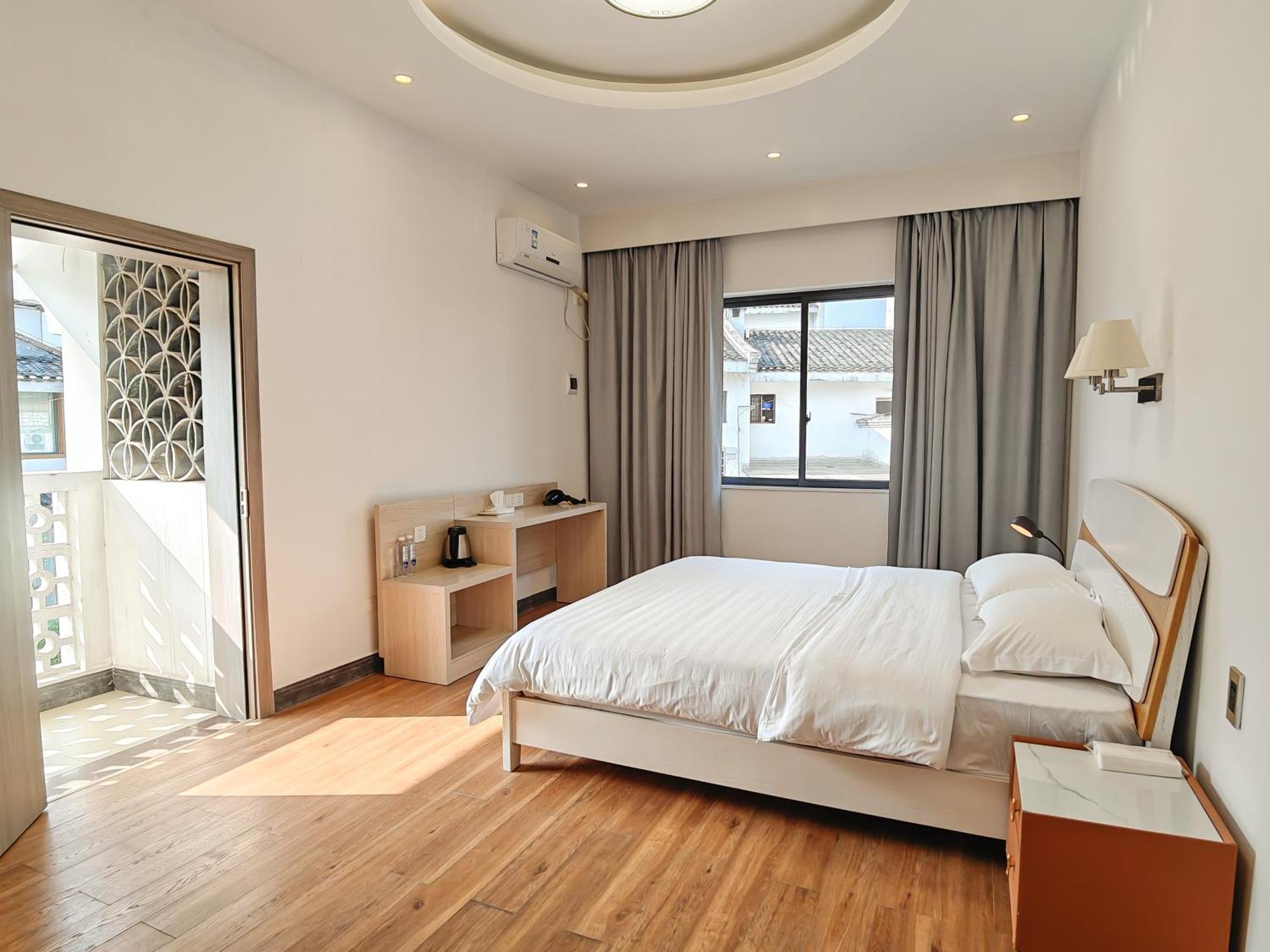 Serene Vale Inn Guilin-Free One Way Pick Up Service To High-Speed Railway Station For 2 Nights Exterior photo