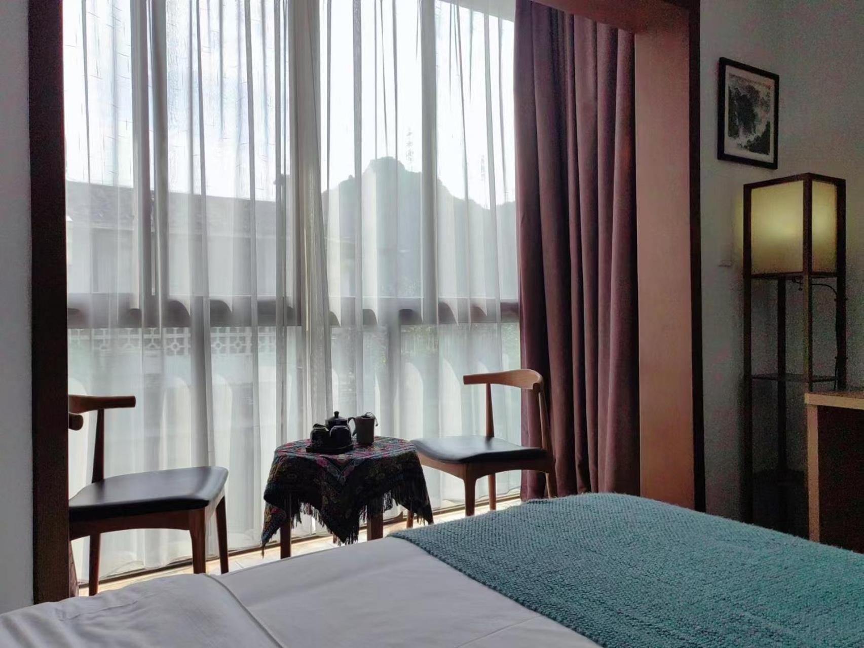 Serene Vale Inn Guilin-Free One Way Pick Up Service To High-Speed Railway Station For 2 Nights Exterior photo