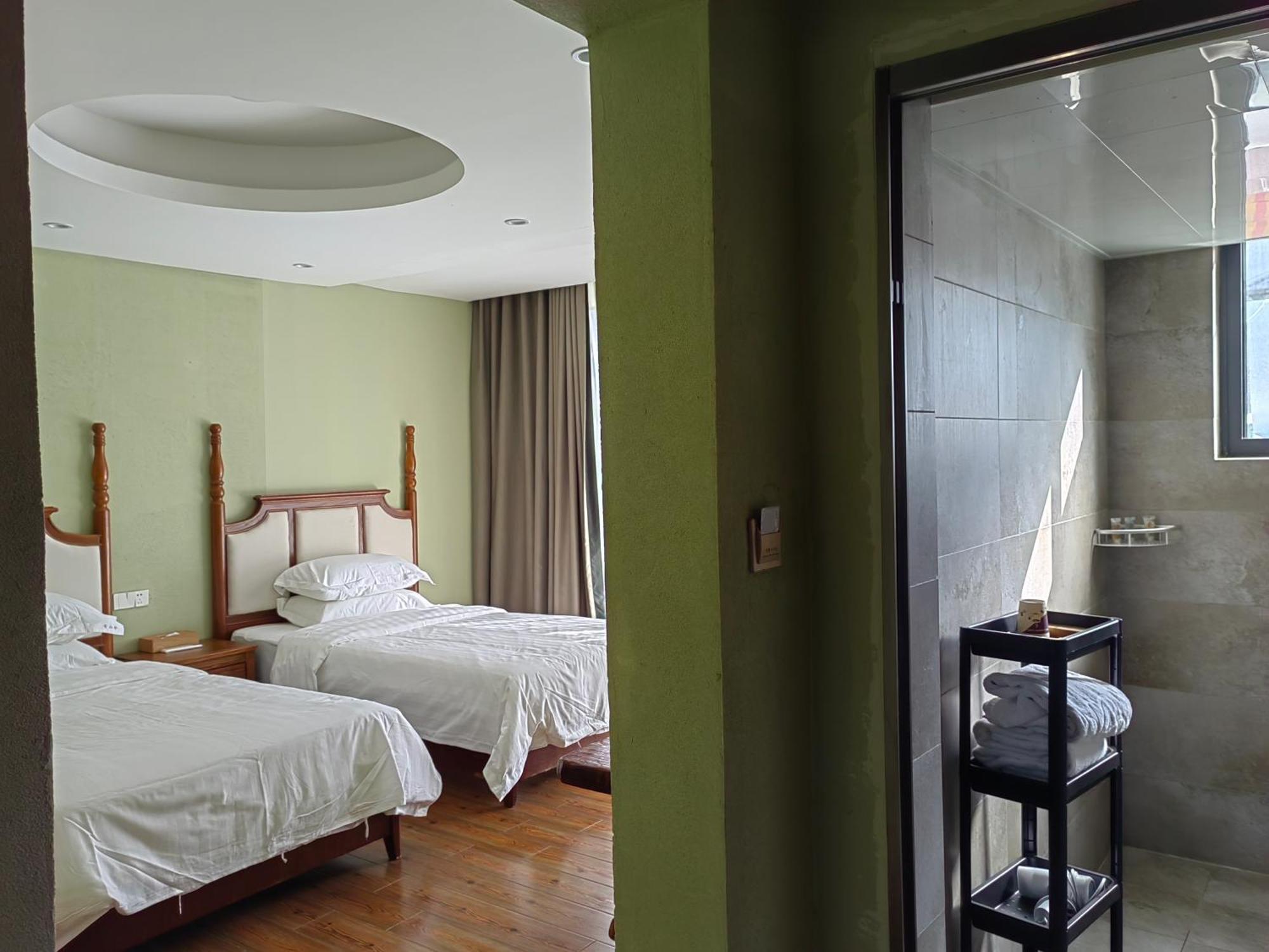 Serene Vale Inn Guilin-Free One Way Pick Up Service To High-Speed Railway Station For 2 Nights Exterior photo